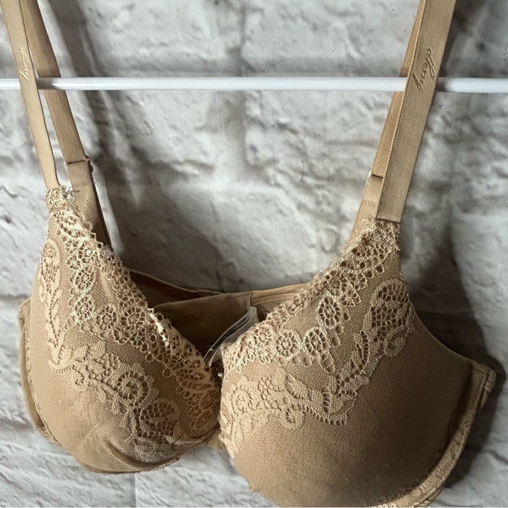 DKNY Push Up Underwire Bra Size 34D - Picture 2 of 3
